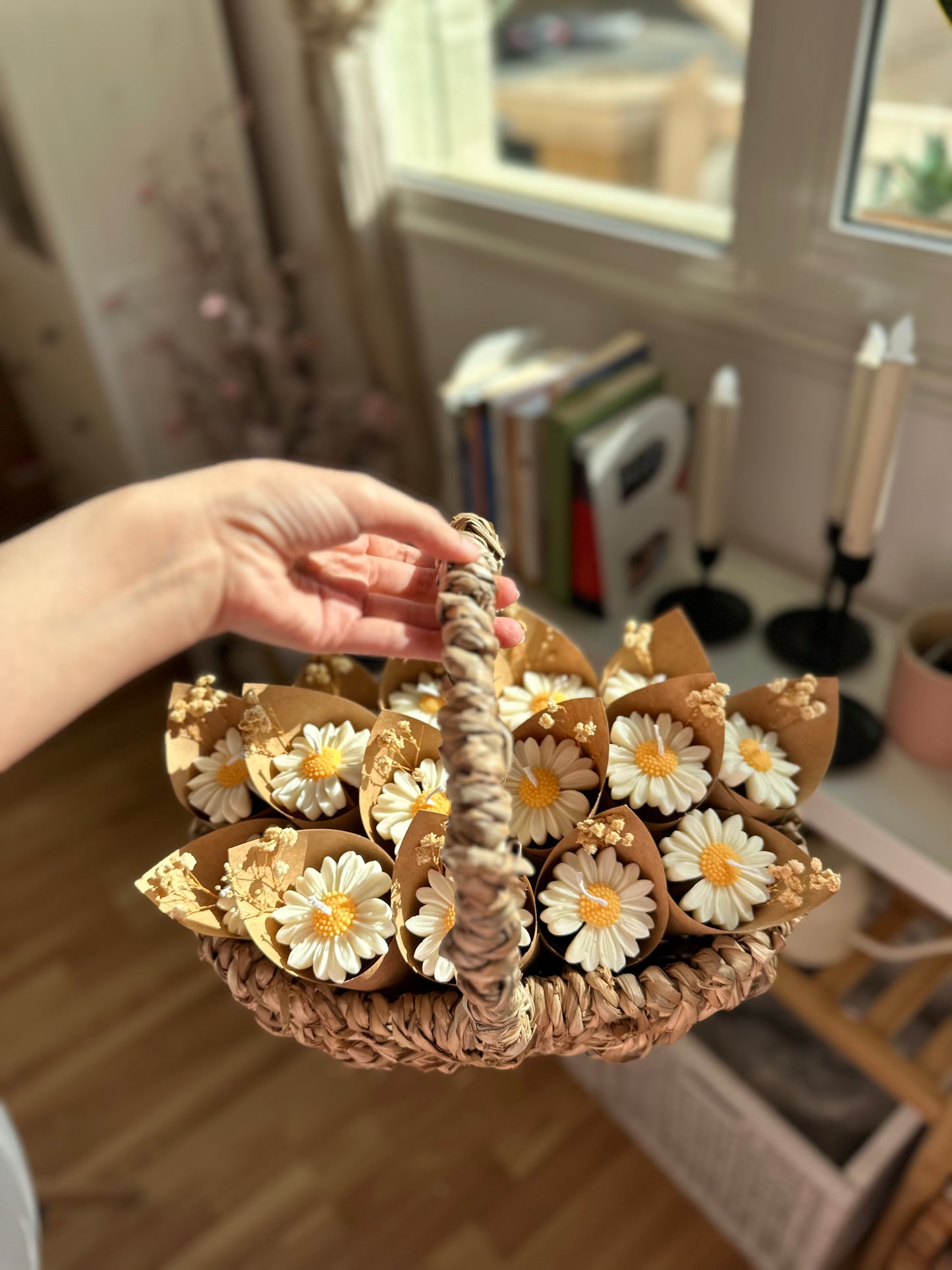 Daisy candle bouquet