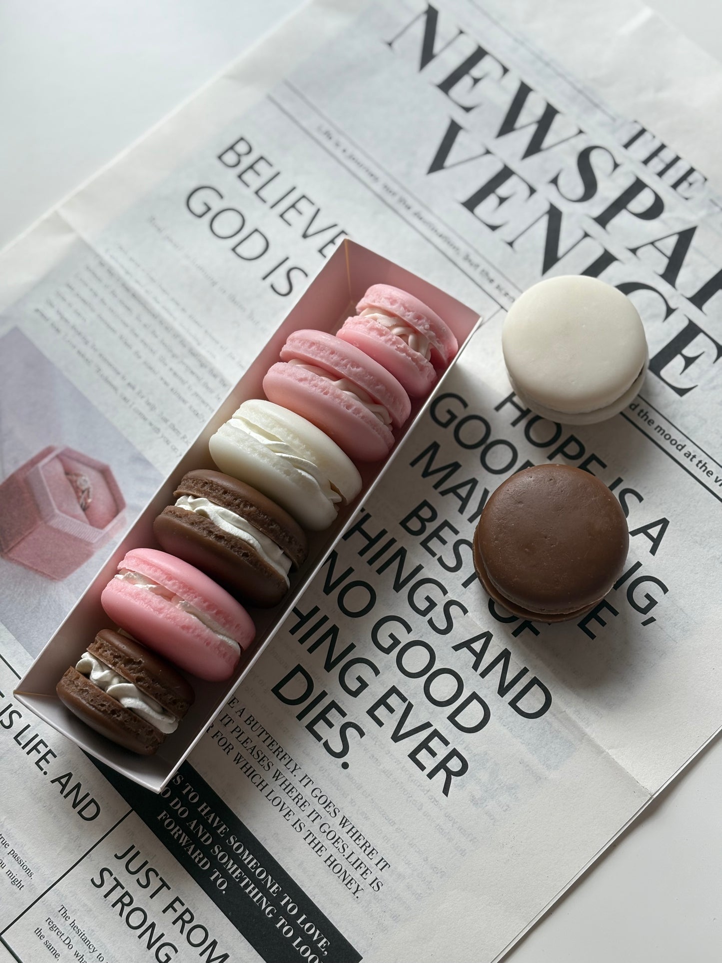 Macarons melt wax