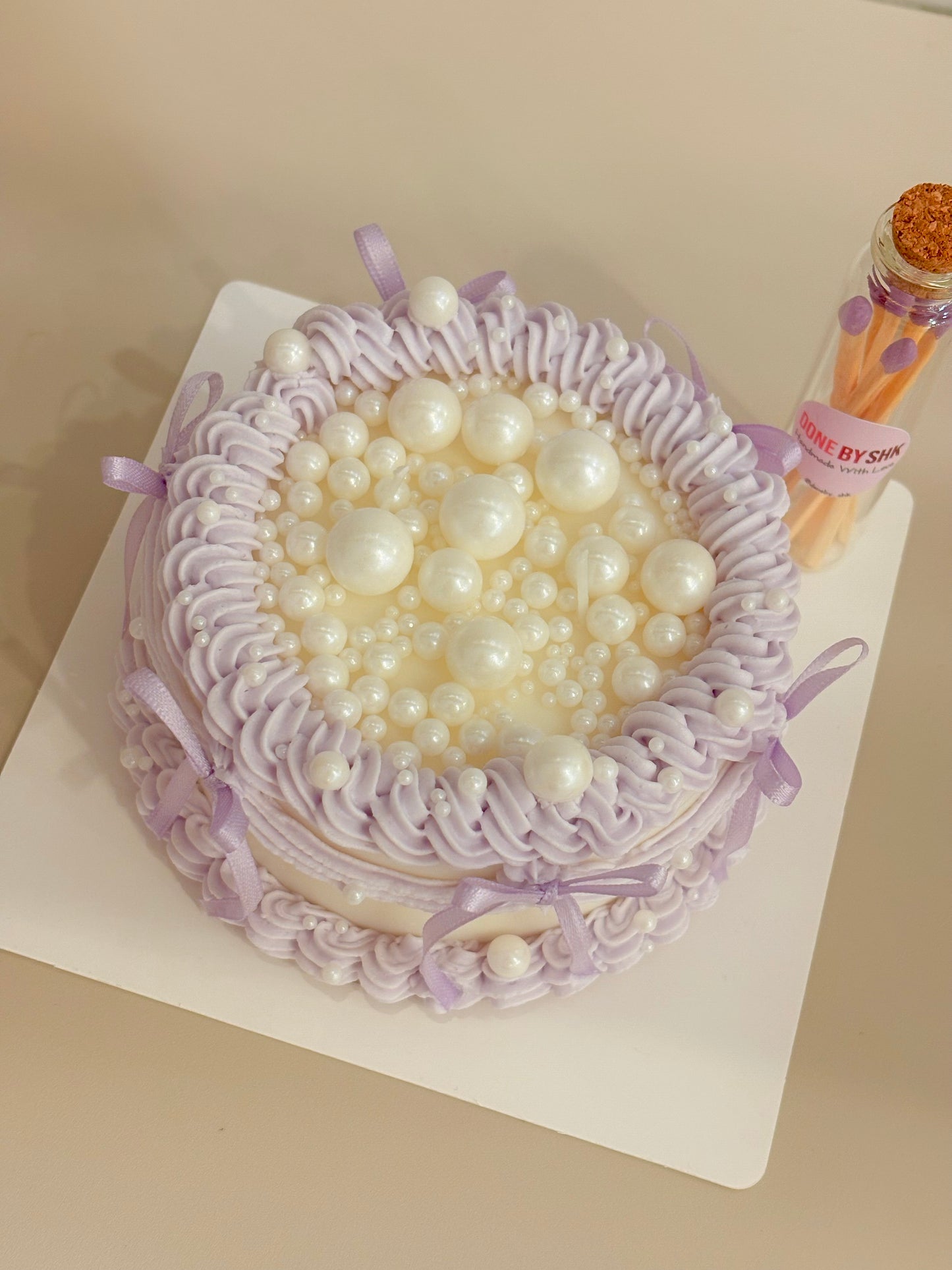 Pearls Candle cake