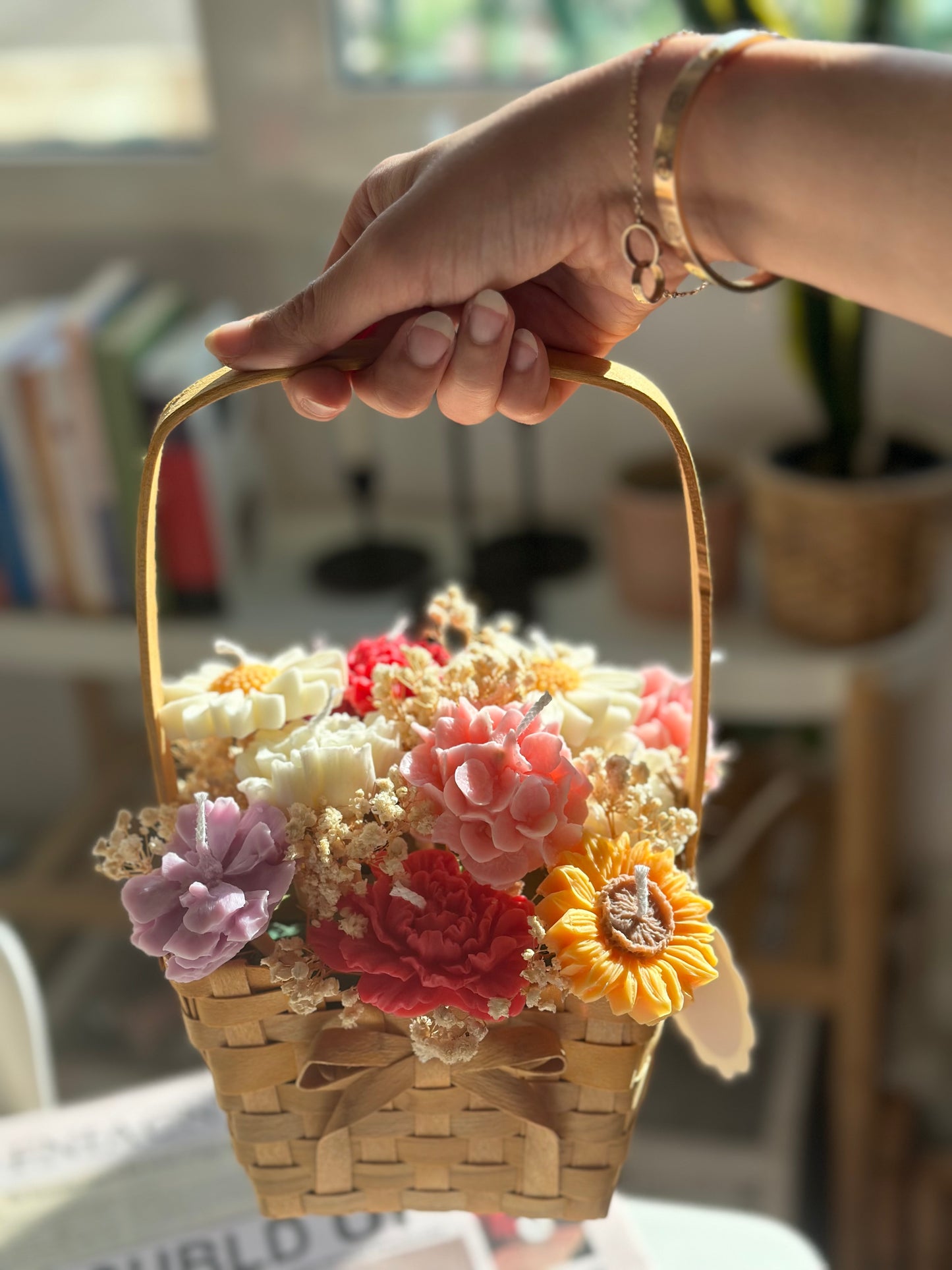 Gift candle bouquet basket