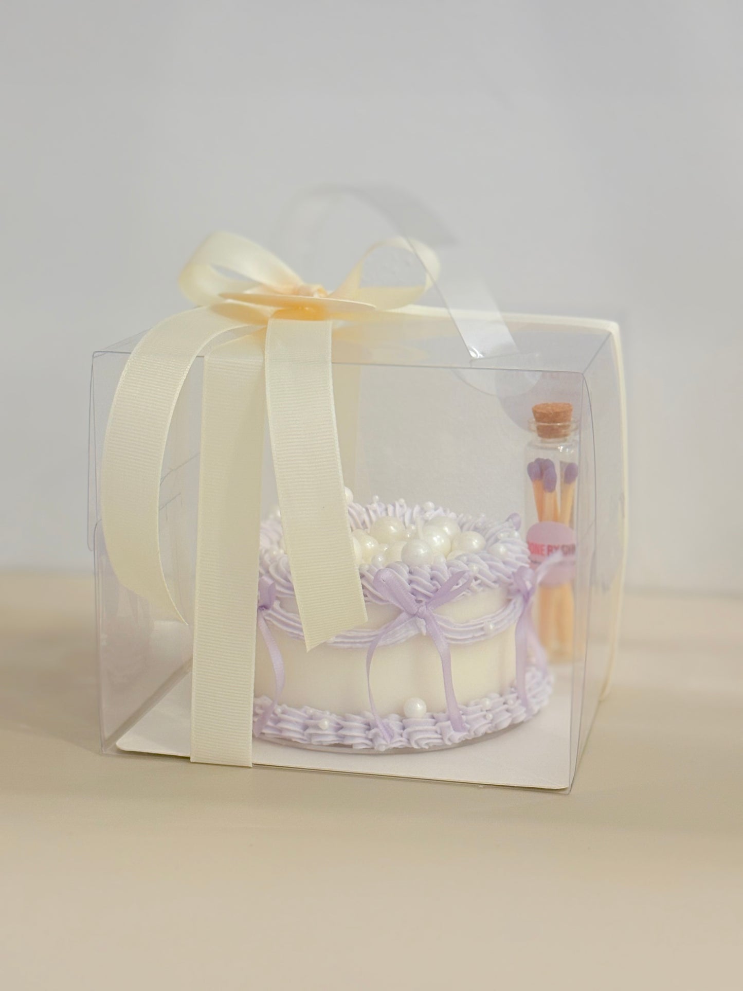 Pearls Candle cake
