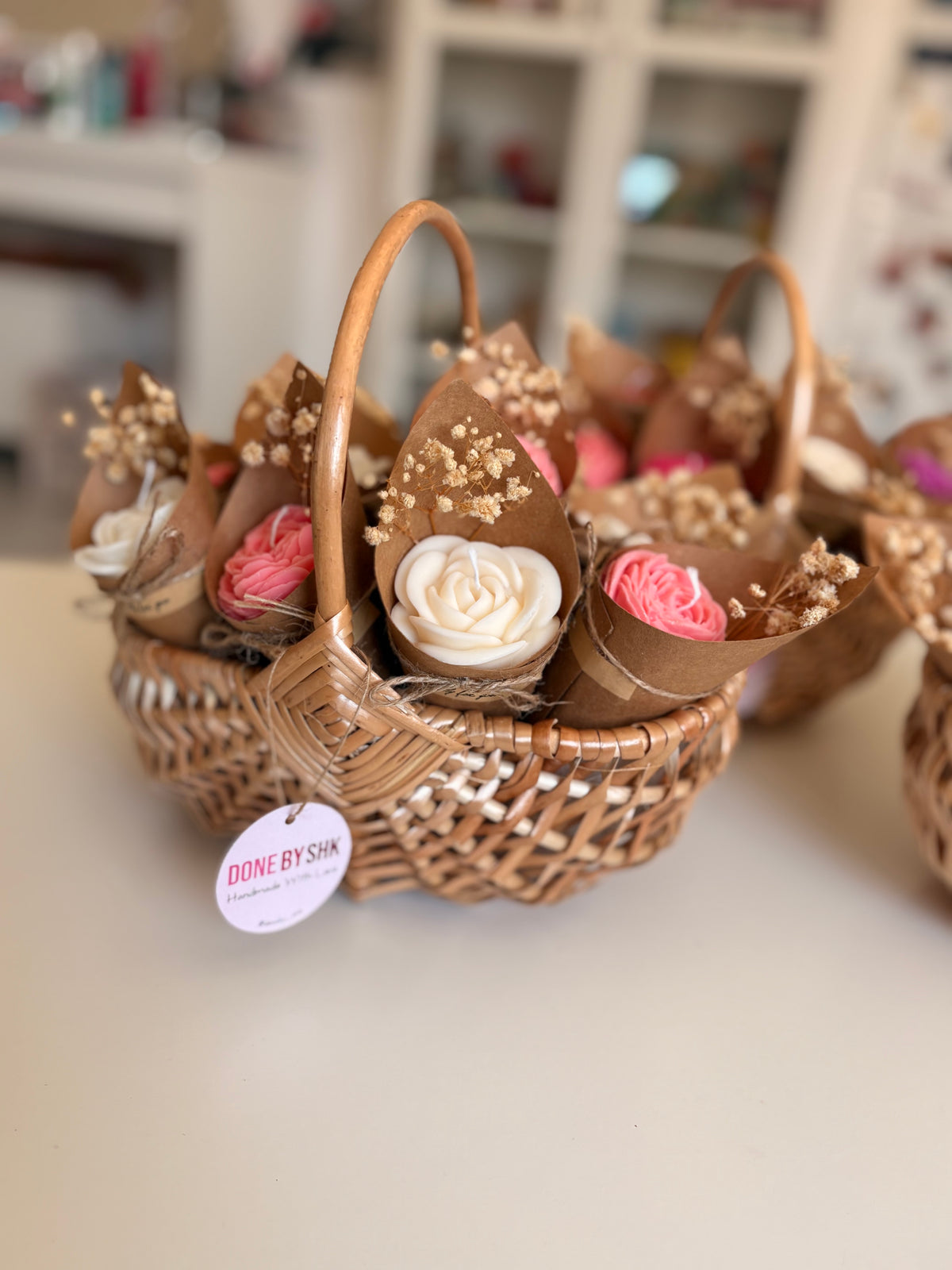 Small basket with handel (empty)