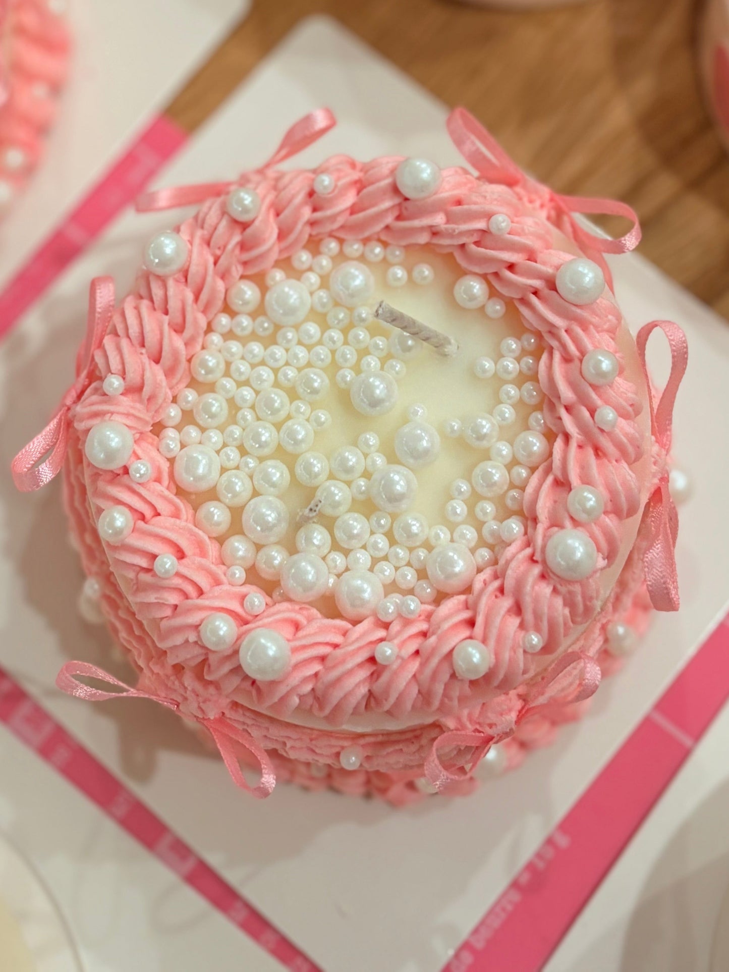 Pearls Candle cake