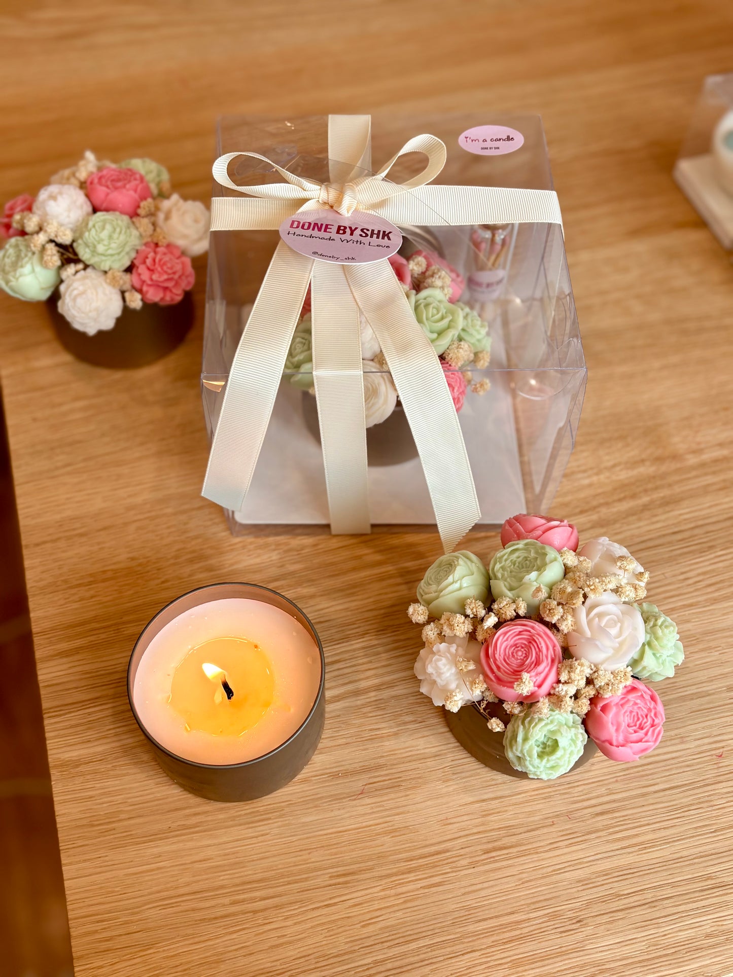Floral bouquet candle