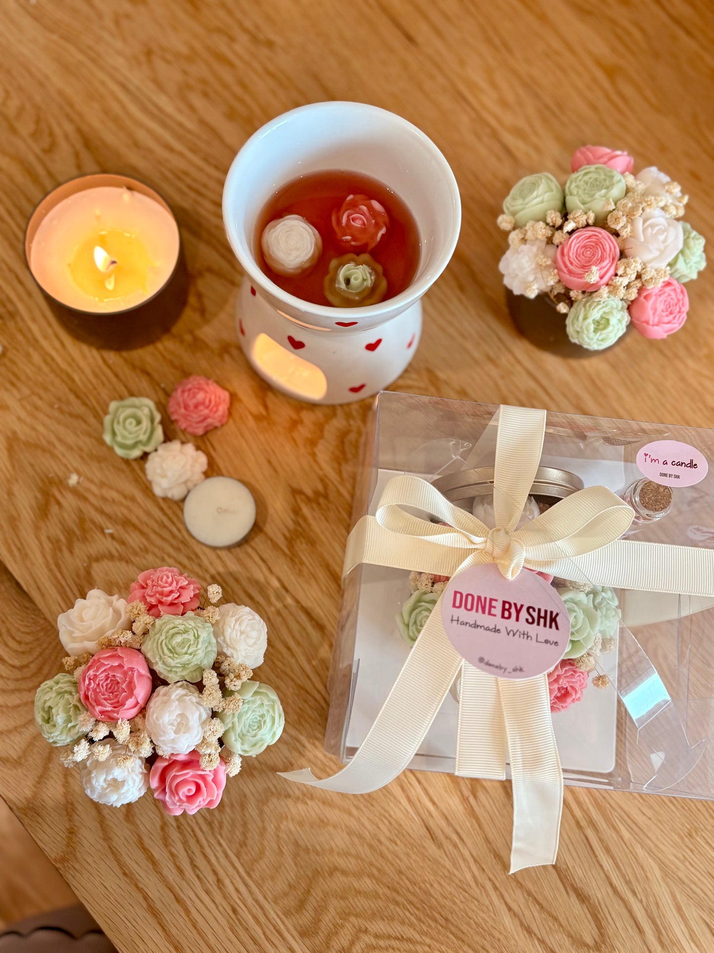 Floral bouquet candle