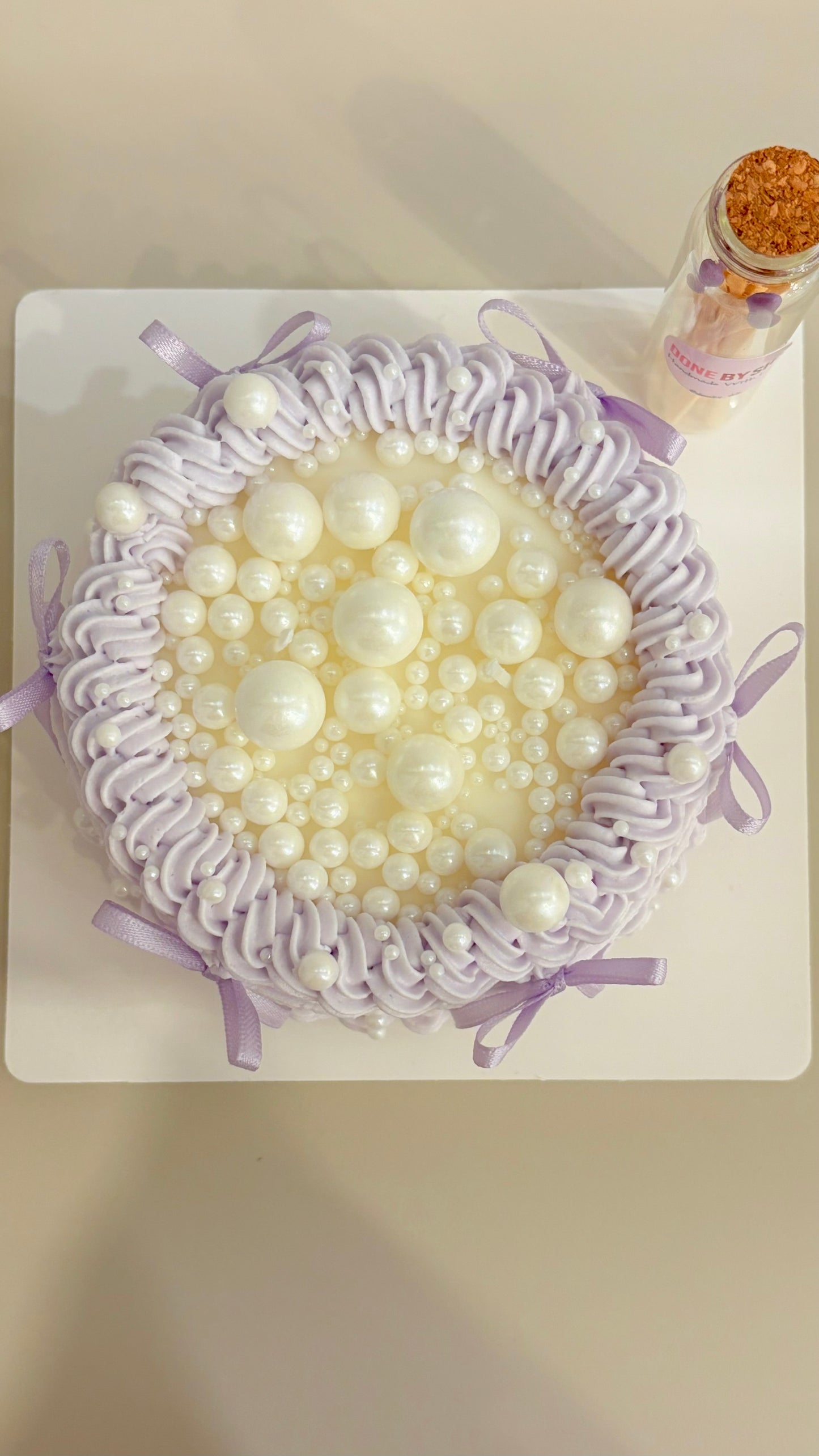 Pearls Candle cake