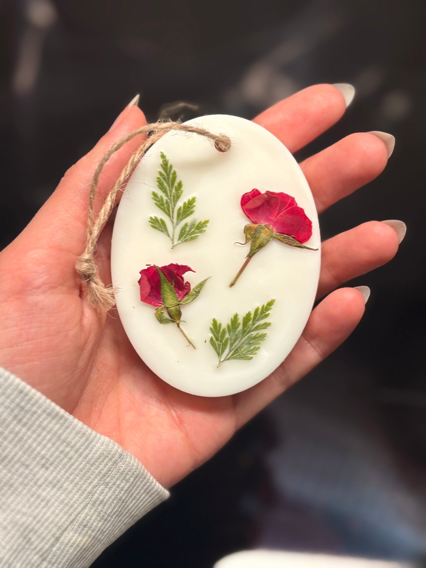 علاقات الزهور الشمعية