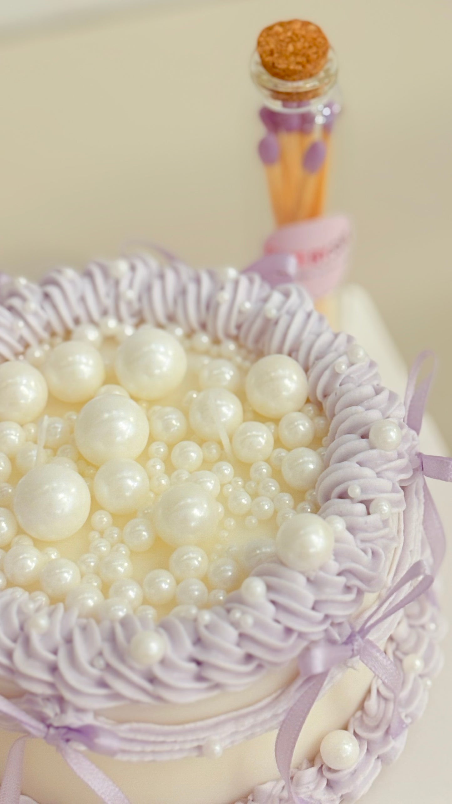 Pearls Candle cake