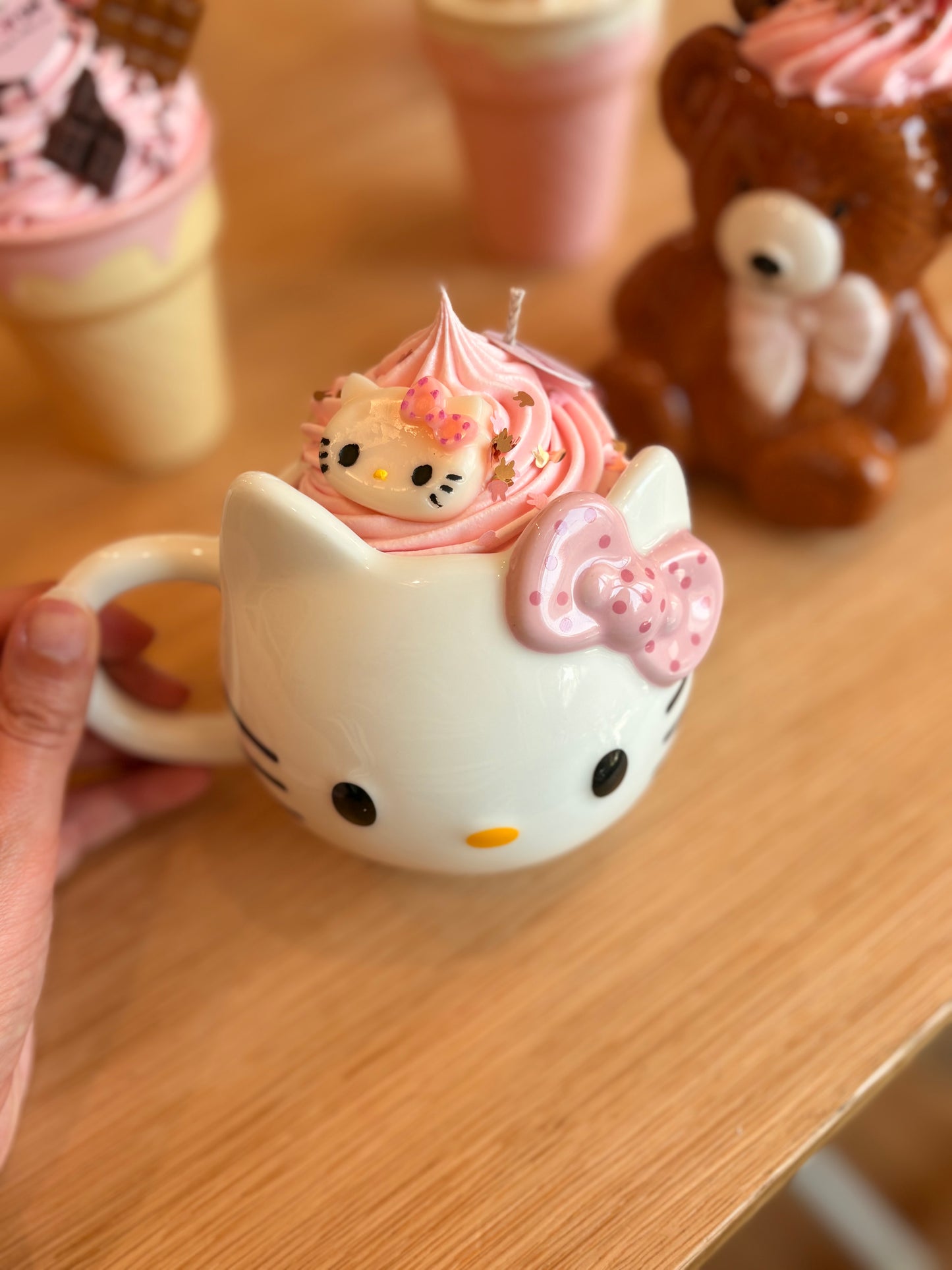 Hello kitty candle