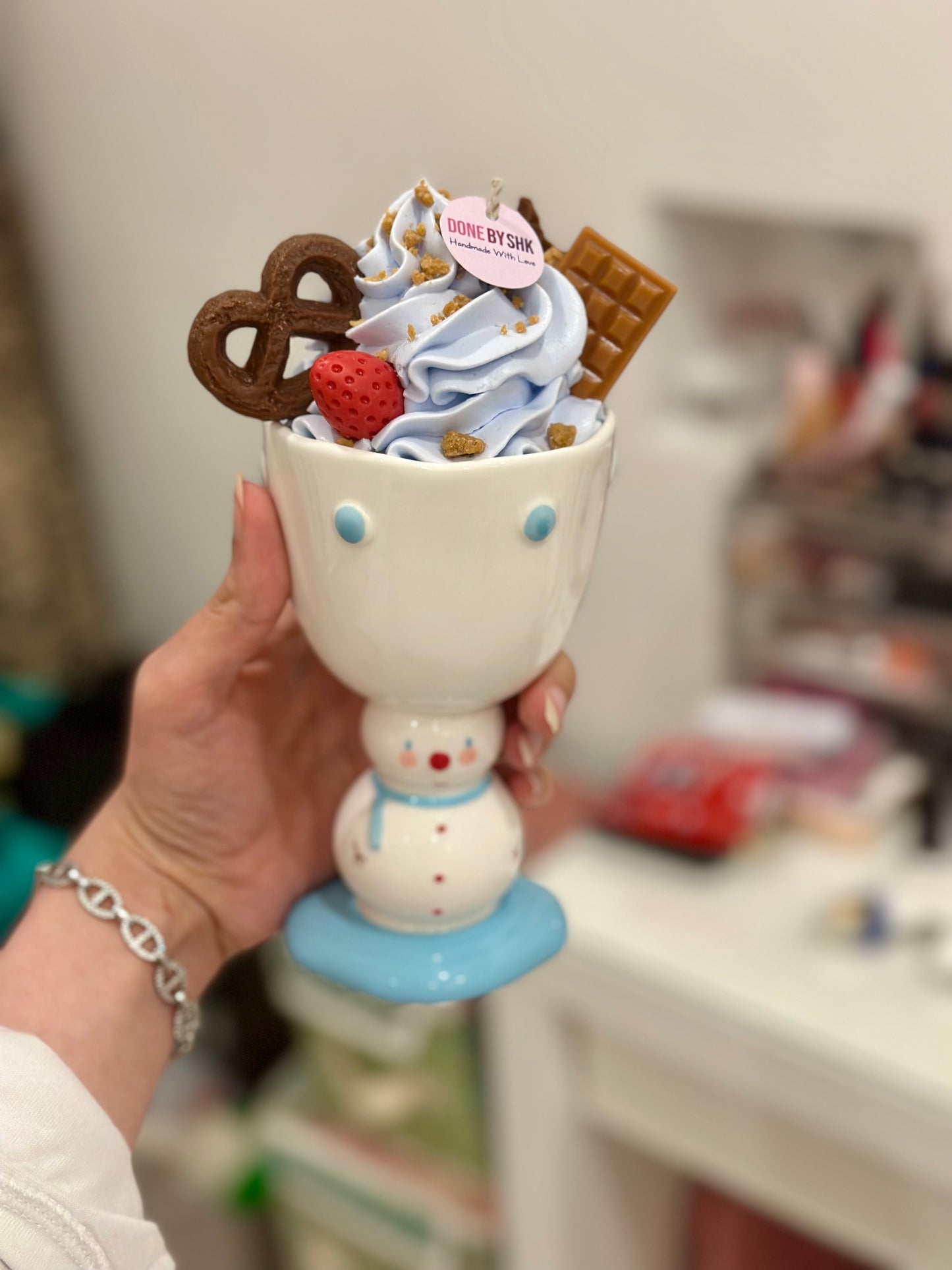 Ice cream winter mug candle