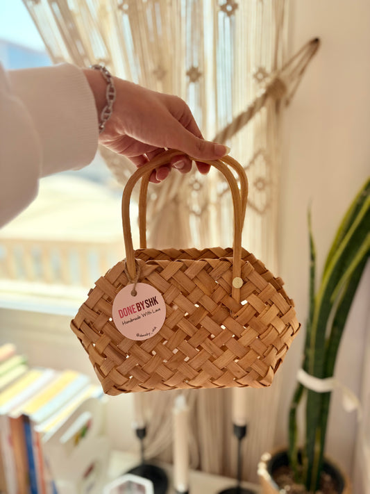 Small basket (empty)