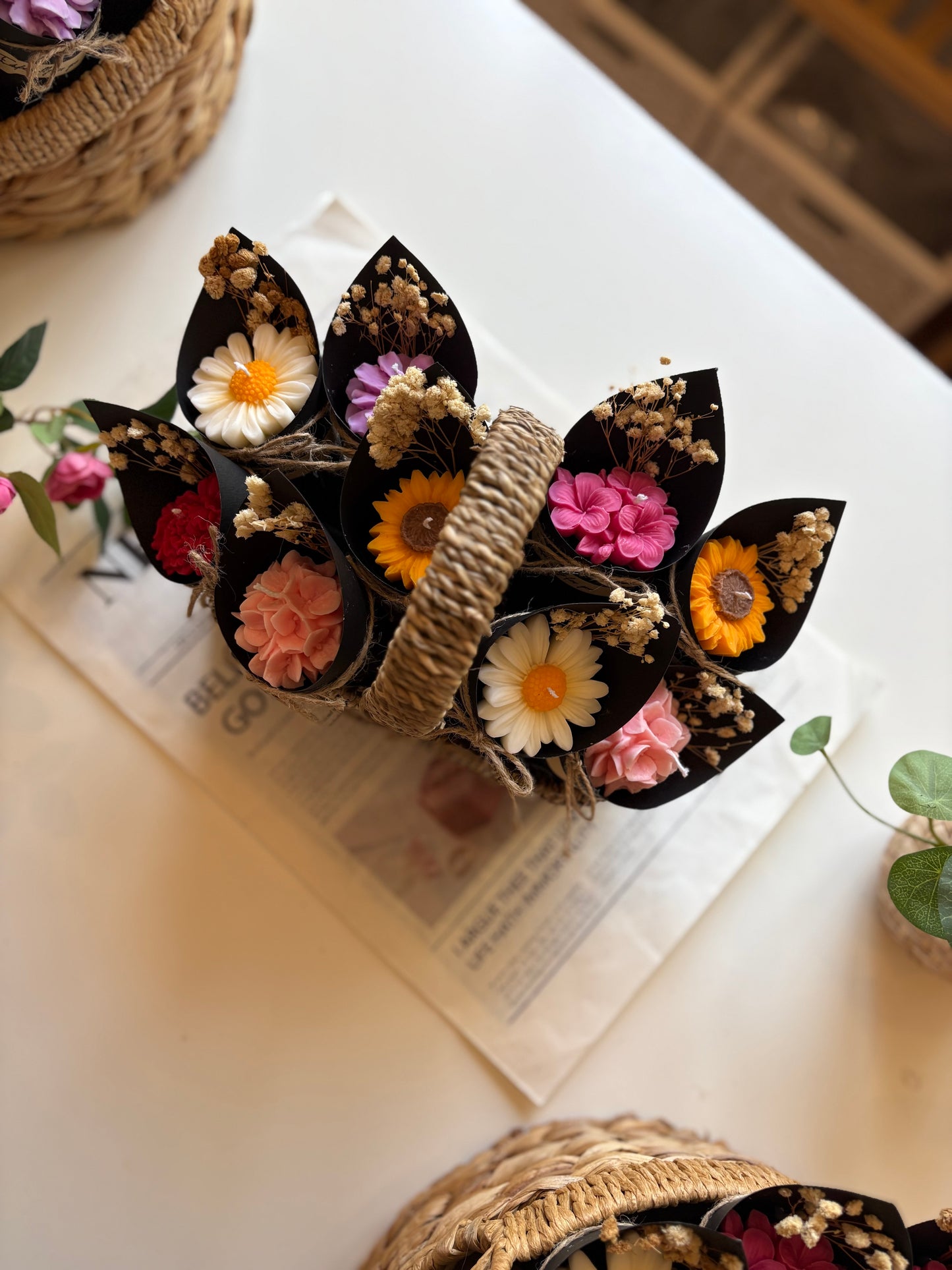 Small basket with handel (empty)