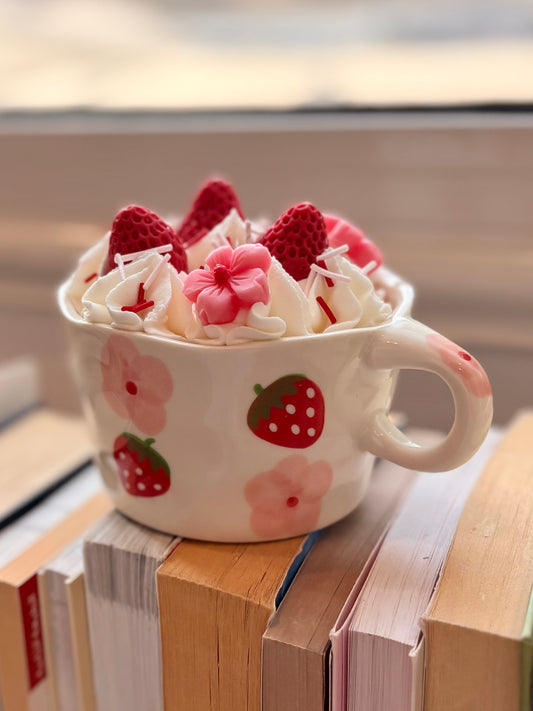 Strawberry Flower mug candle