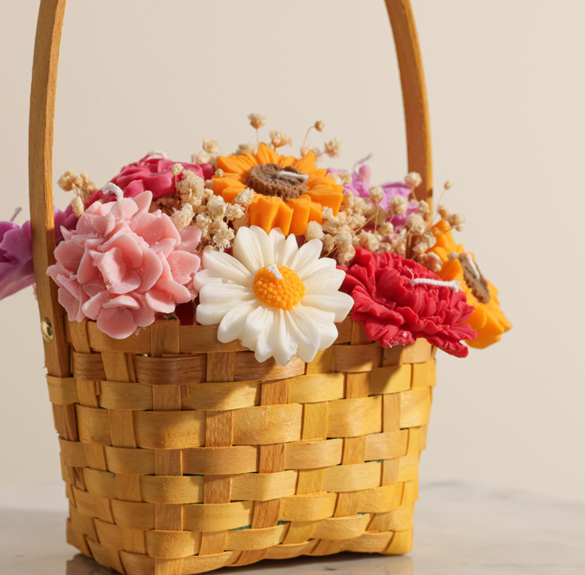 Gift candle bouquet basket