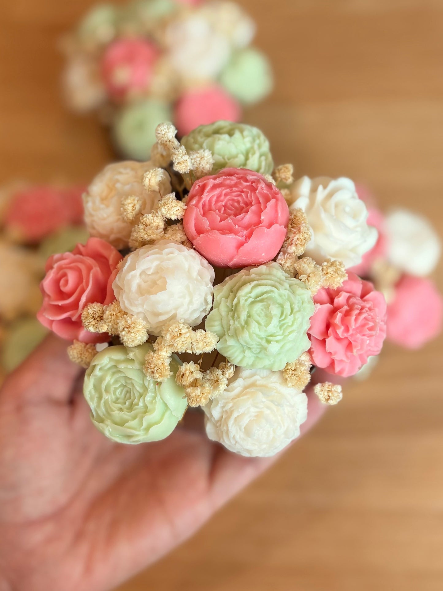 Floral bouquet candle