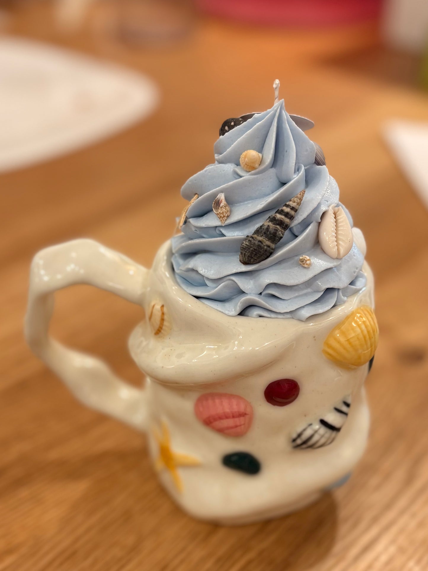 Seashells cream candle