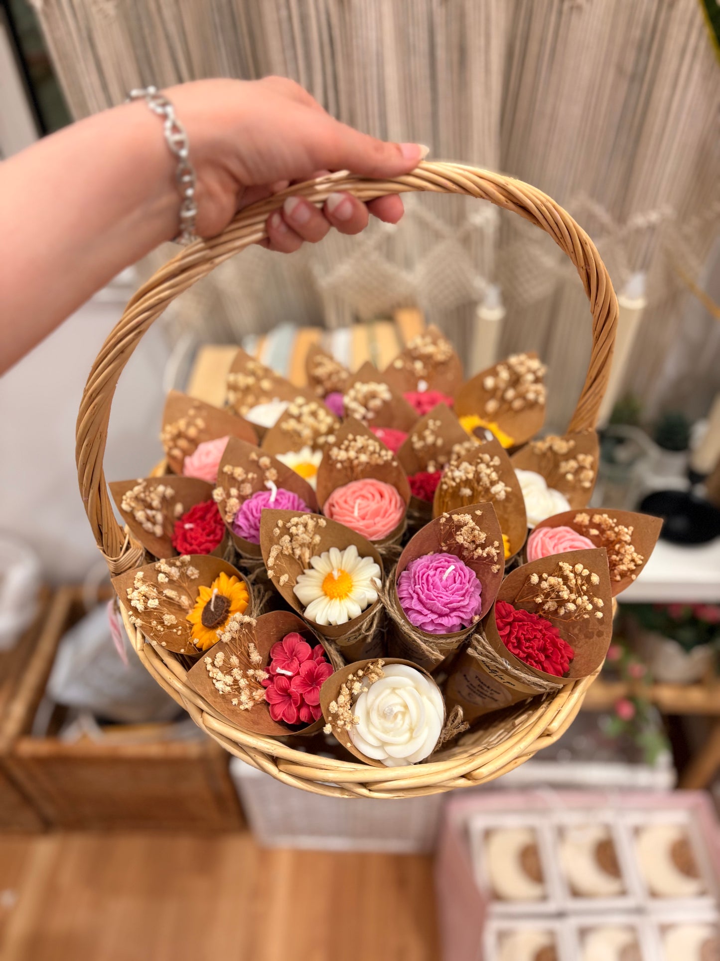 Empty Basket with handle